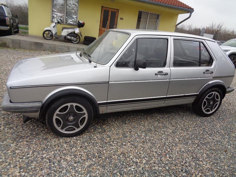 Volkswagen Golf 1,6 GX   Diesel - fotka 4 z 12