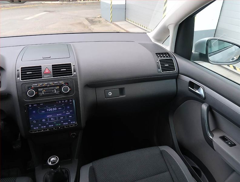 Volkswagen Touran (2011) Comfortline 2.0 TDI - fotka 8 z 19