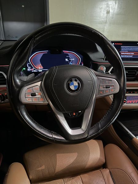 BMW Řada 7 (2019) - fotka 4 z 11