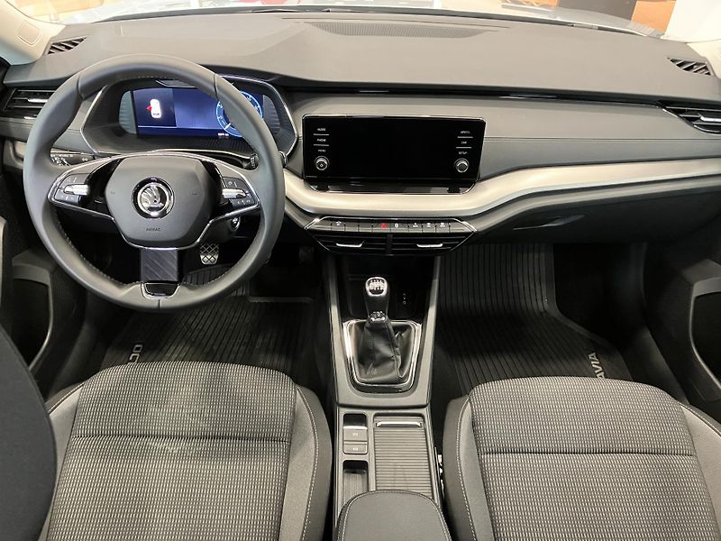 Škoda Octavia 2.0 TDI 85kW Ambition Combi M6 - fotka 15 z 30
