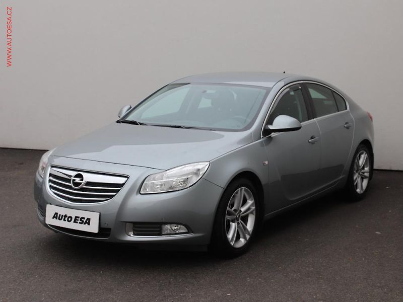 Opel Insignia (2011) 1.4T, Navi, výhřev sed - fotka 3 z 3