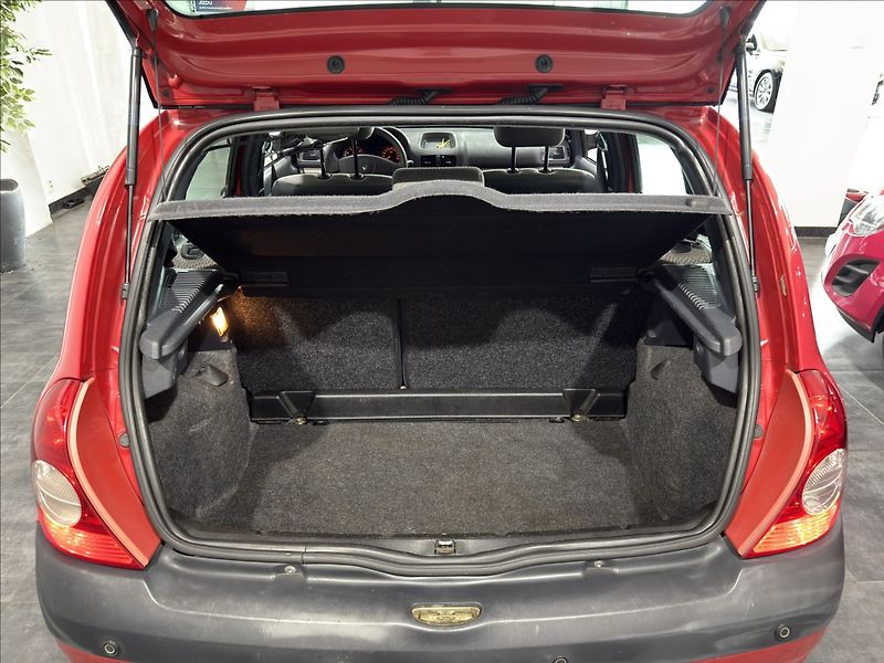 Renault Clio 1,2   i 135.000KM ZADNÍ ČIDLA - fotka 16 z 18