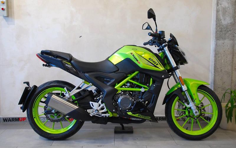 Benelli 251 S (2020) 251S - krásný stav,serviska,pů - fotka 2 z 21