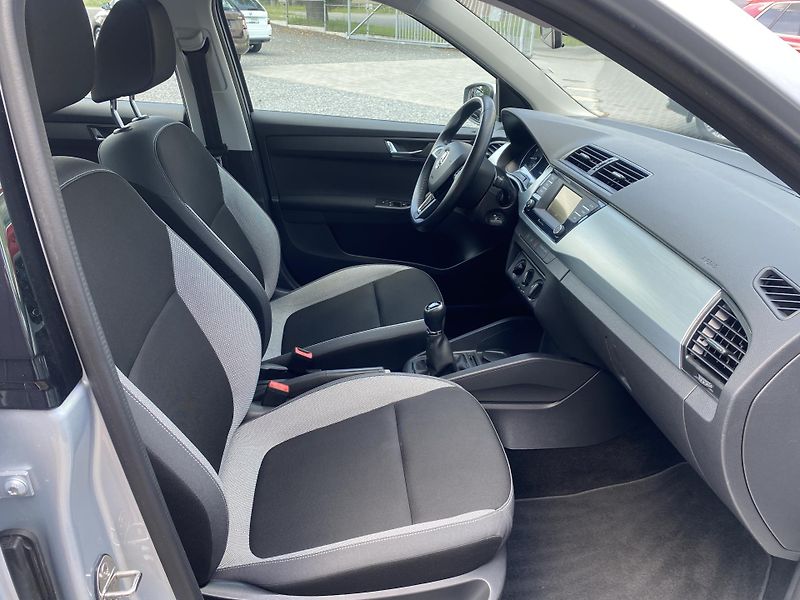 Škoda Fabia 1.2 TSI 66kW - ALU - PDC - fotka 37 z 41