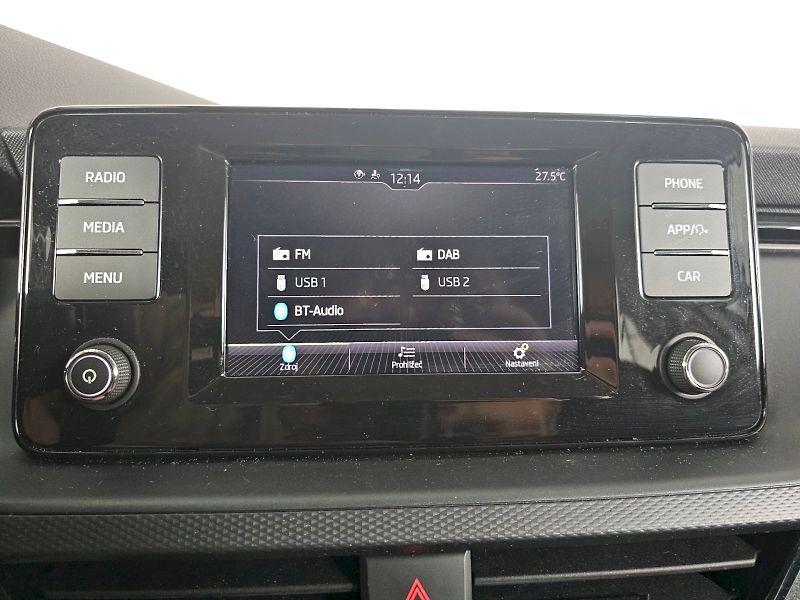 Škoda Scala (2023) 1,0 TSI 81 kW AMBITION - fotka 16 z 24