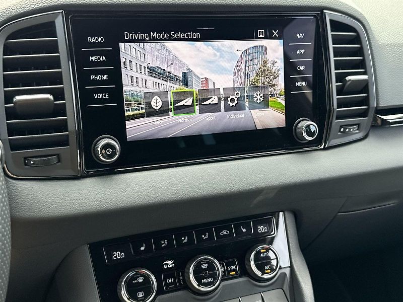 Škoda Karoq (2025) 2.0 TDI 4x4 DSG Sportline - fotka 23 z 36