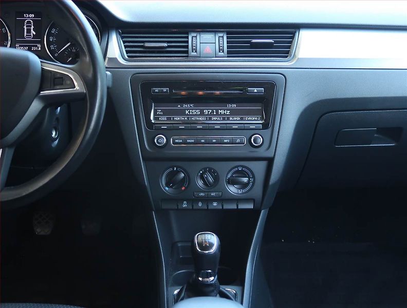 Škoda Rapid (2015) Ambition 1.2 TSI, Serv.kniha - fotka 12 z 16