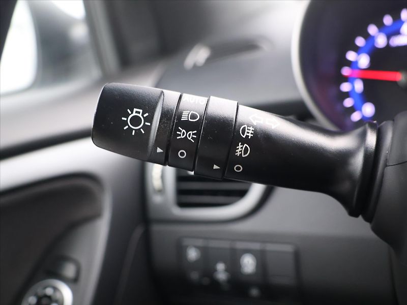 Hyundai i30 1,6 GDI 99kW Weekend Serv.kn. - fotka 16 z 30