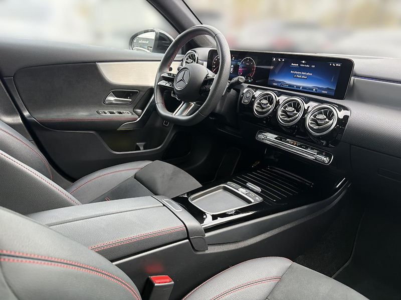 Mercedes-Benz Třídy A A 200 d sedan, AMG - fotka 12 z 15