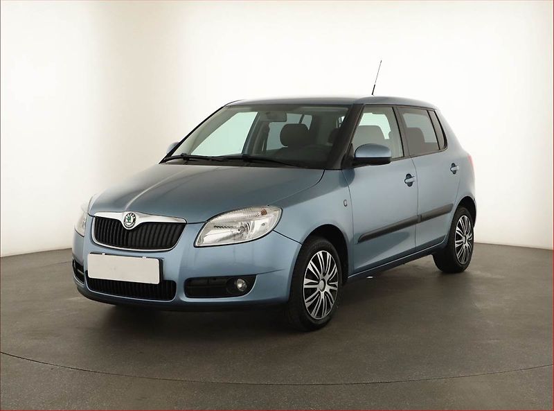 Škoda Fabia (2008) Ambition 1.2 12V, nová STK - fotka 2 z 11