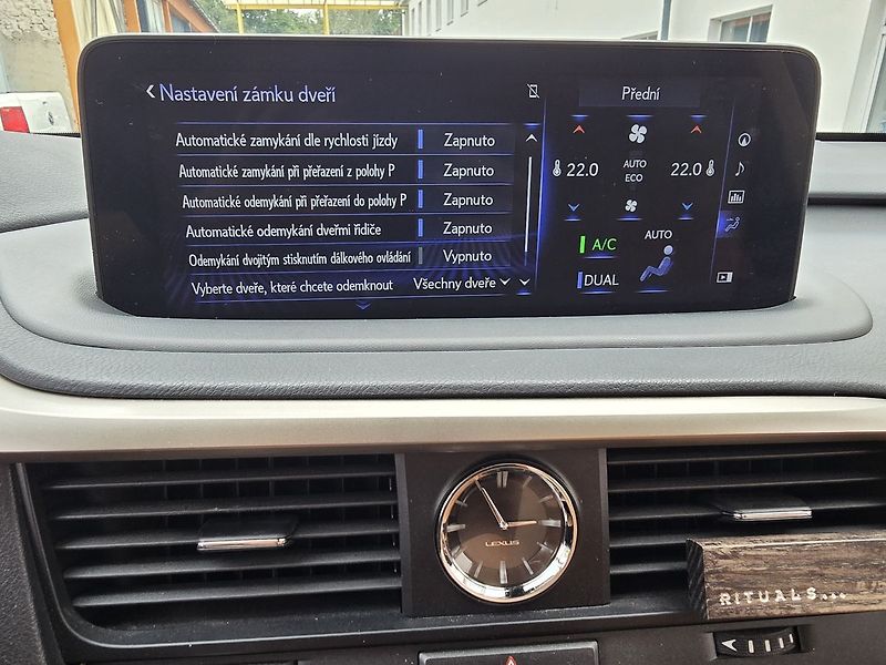 Lexus RX 300 2.0 175kW 4x4 1.Maj. ČR - DPH - fotka 31 z 41