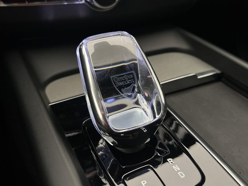 Volvo XC60 B5 AWD DARK PLUS AUT - fotka 27 z 45
