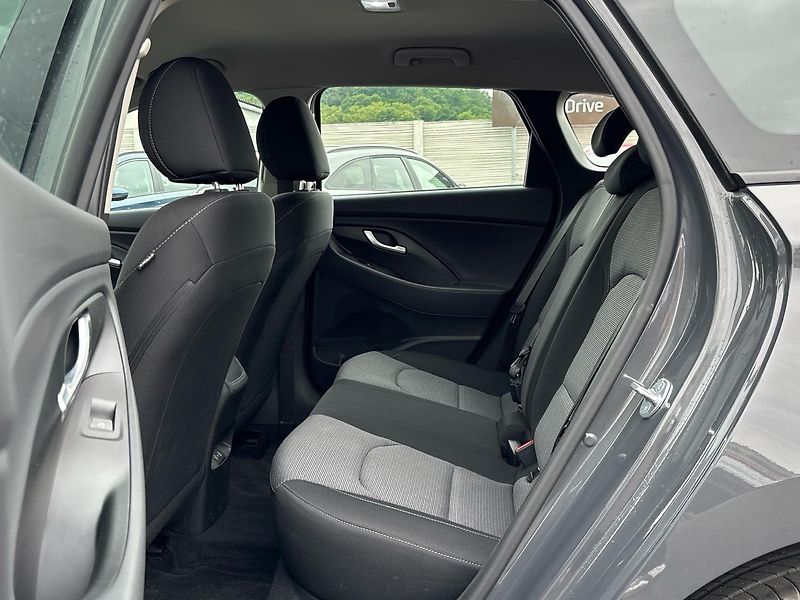 Hyundai i30 MHEV Smart - fotka 8 z 23