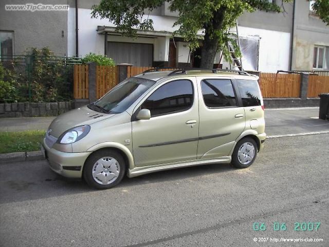 ZKUŠENOSTI UŽIVATELE: TOYOTA Yaris VERSO