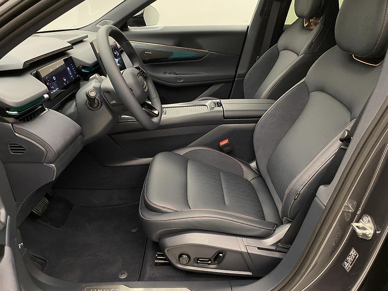 Lynk & Co 08 (2026) MORE PHEV - fotka 3 z 104