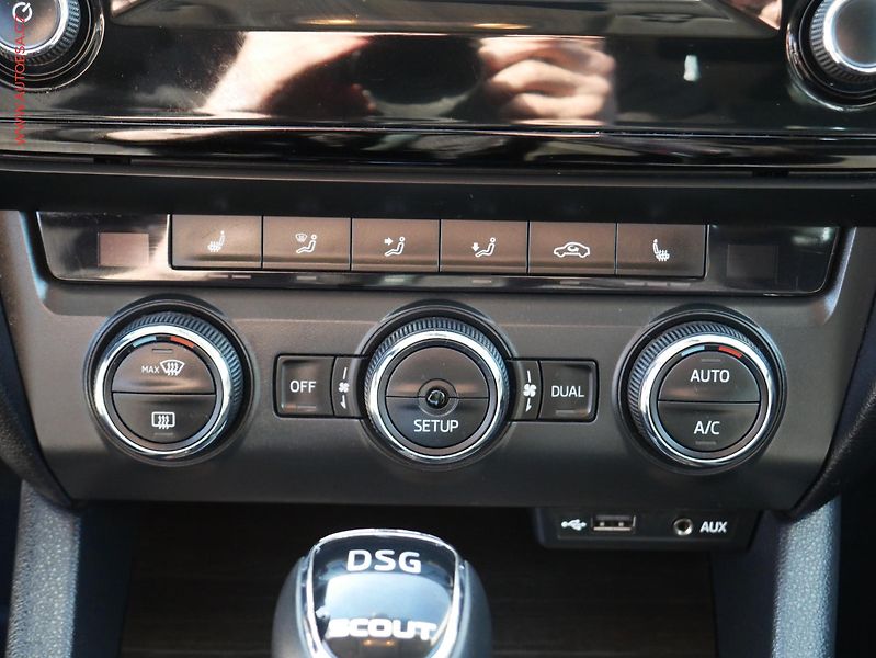 Škoda Octavia (2014) 2.0 TDi 4x4, DSG - fotka 15 z 23
