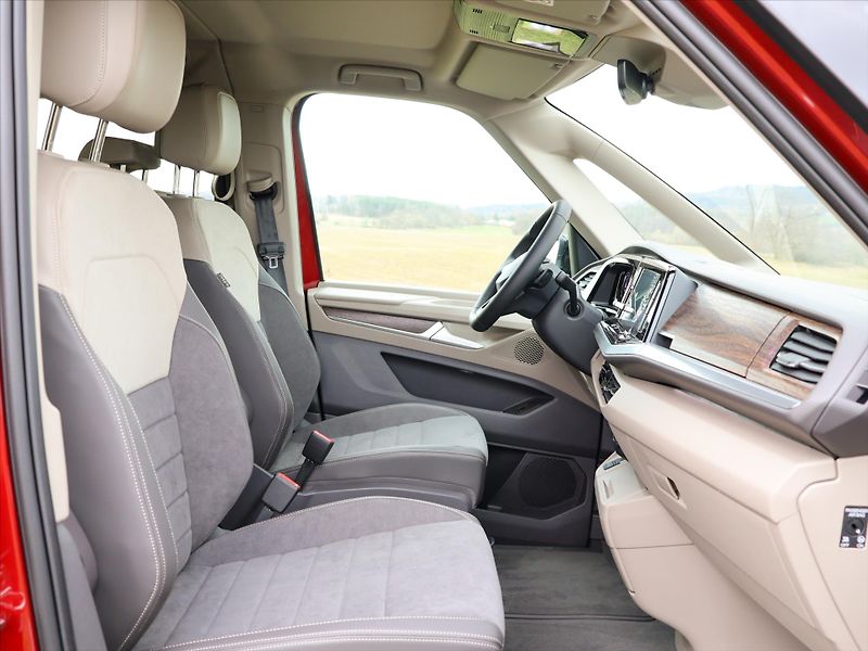 Volkswagen Multivan 2,0 TDI DSG Long Style 7-Míst - fotka 15 z 43