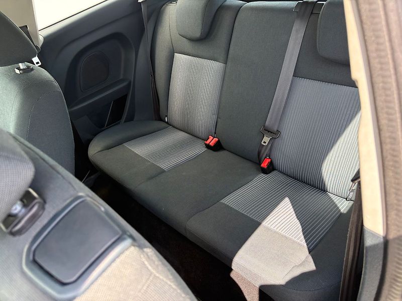 Ford Fiesta 1.3i, 44kW, Klima, Výhřevy - fotka 6 z 15