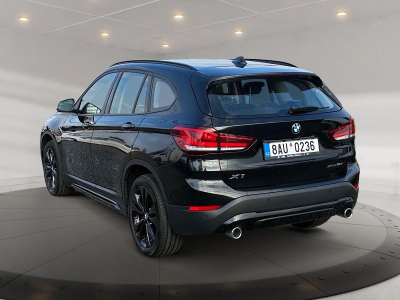 BMW X1 (2021) xDRIVE 18d 110kW 4x4 CZ DPH - fotka 4 z 11