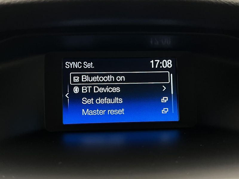 Ford Focus 1.5 ECOBOOST MAN 1. maj. - fotka 31 z 36