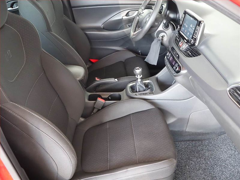 Hyundai i30 (2019) N-Line 1.4 T-GDI, Serv.kniha - fotka 9 z 19