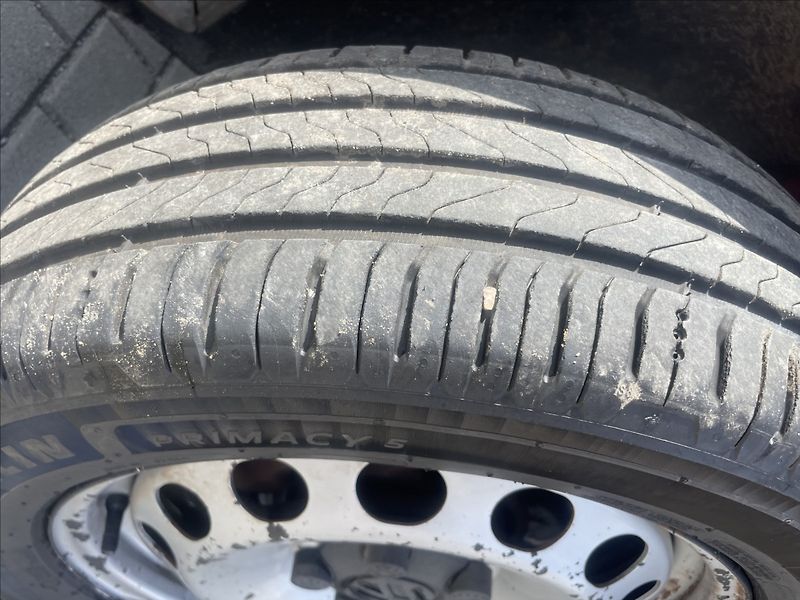 Volkswagen Caddy 2,0 TDi 4-Motion KLIMA, bez ko - fotka 23 z 32