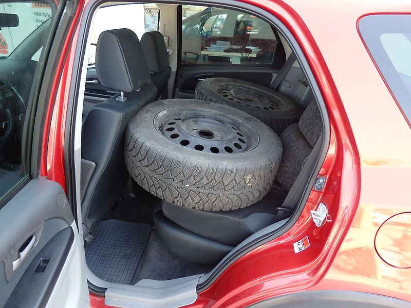 Suzuki SX4 1.6i KLIMA, ZÁLOHOVÁNO - fotka 7 z 16