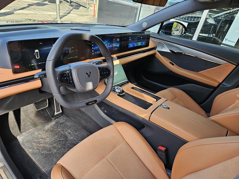Dongfeng Voyah Passion PHEV (2024) VOYAH PASSION PHEV - fotka 12 z 26