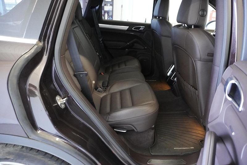 Porsche Cayenne 4,2 TDI V8 4WD AUT. - fotka 26 z 31