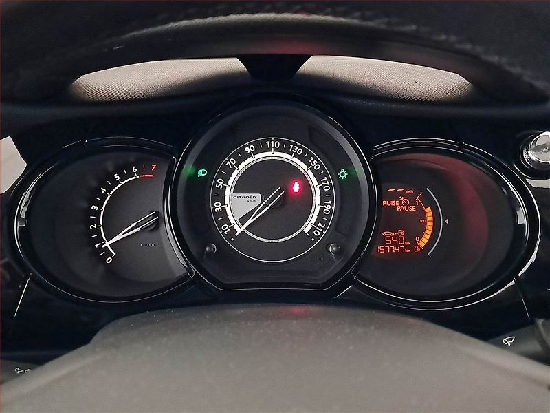 Citroën C3 (2013) 1.2 VTi, nová STK - fotka 11 z 16