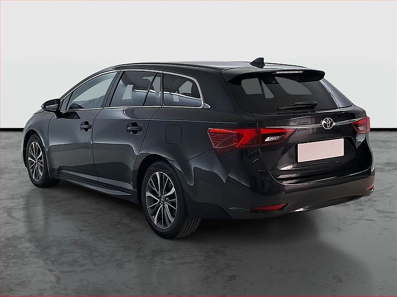 Toyota Avensis (2017) 2.0 D-4D, Navi, Tempomat - fotka 4 z 17