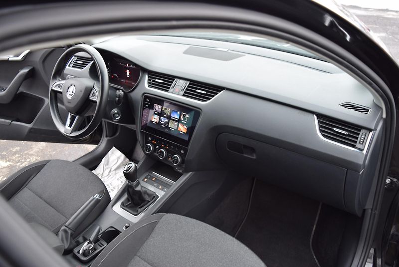 Škoda Octavia (2020) 2.0TDI 110kwSOLEIL VIRTUAL KAM - fotka 39 z 48