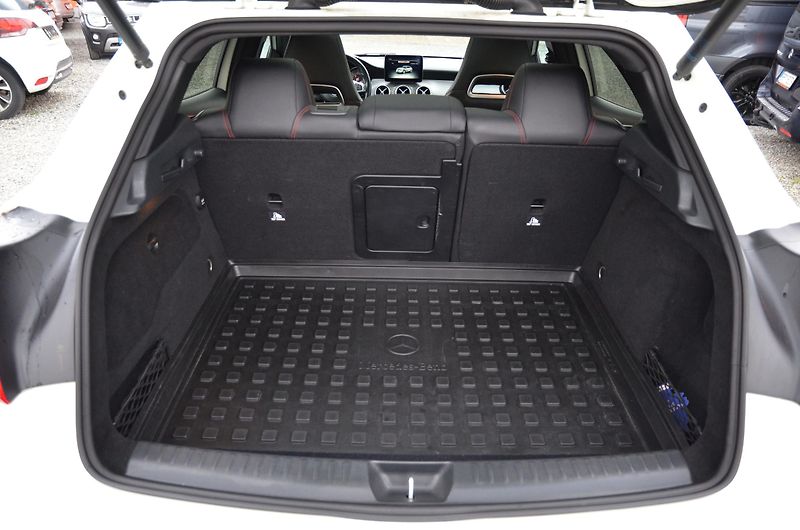Mercedes-Benz GLA (2016) 220d 130kW 4Matic AMG LINE /ČR - fotka 37 z 38