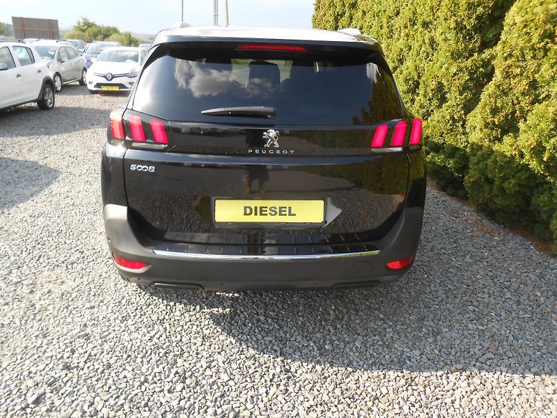 Peugeot 5008 Allure, Kůže,7míst - fotka 9 z 42