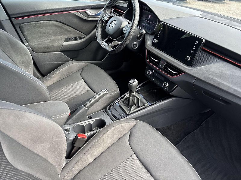 Škoda Scala (2024) 1.0 TSI Drive - fotka 9 z 31