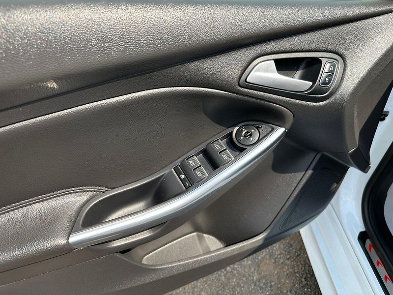 Ford Focus (2017) ST 2,0Turbo 184kw - fotka 12 z 26