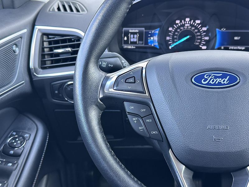 Ford Edge 2.0L EcoBoost 4x4 Titanium - fotka 11 z 22