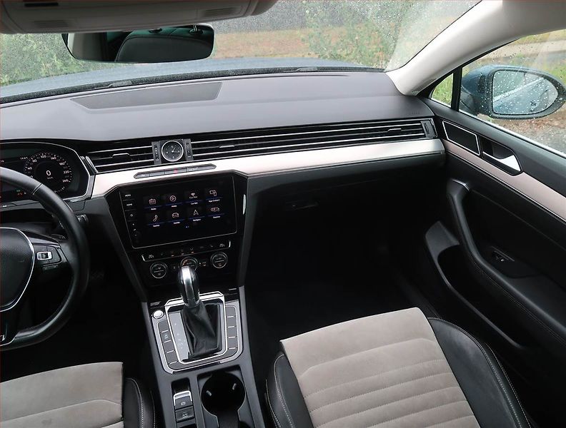 Volkswagen Passat (2018) 2.0 TDI, Automat, Serv.kniha - fotka 8 z 20