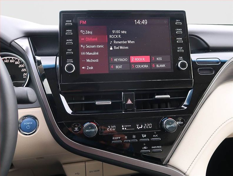 Toyota Camry (2024) Executive 2.5 Hybrid - fotka 12 z 25