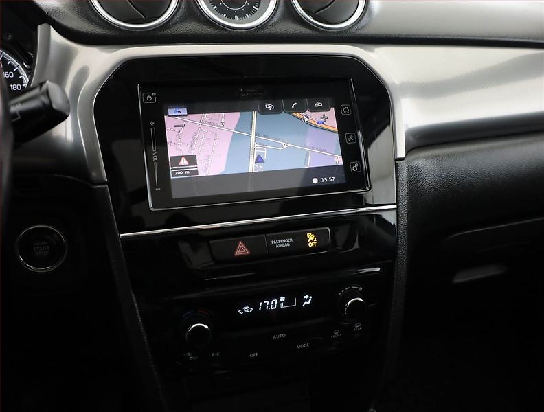 Suzuki Vitara (2015) 1.6 DDiS, Kůže, Tempomat - fotka 10 z 18
