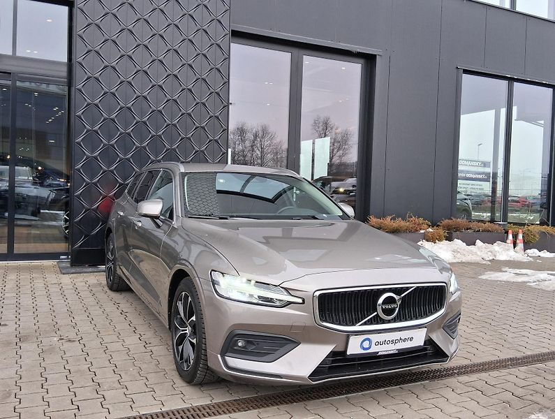 Volvo V60 MOMENTUM 2.0 D3 110 kW - fotka 7 z 27