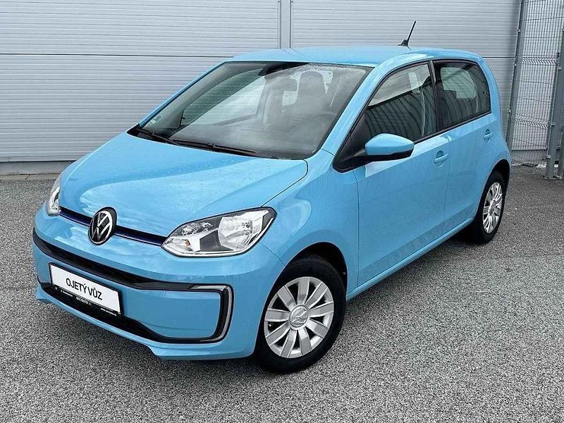 Nejlevnější je ojetá Dacia Spring v elektrické verzi.