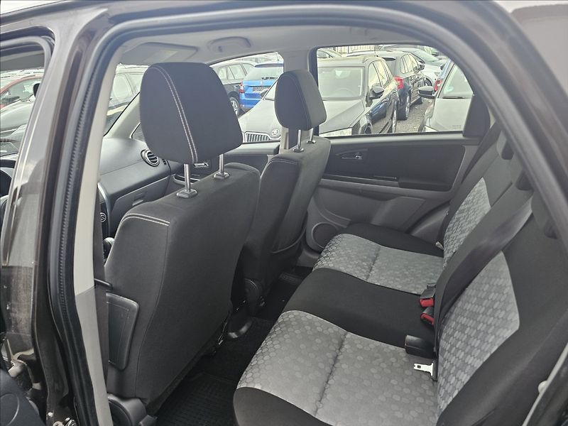 Suzuki SX4 1,6 VVTI 88KW STYLE  AUTOMAT - fotka 23 z 43