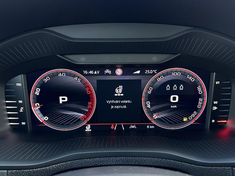 Škoda Karoq 2.0TDi 4x4 DSG Sportline 150PS - fotka 24 z 49