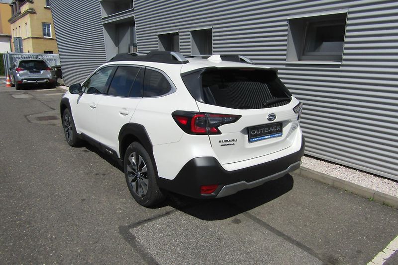 Subaru Outback (2025) 2,5i TOURING MY25.5 - fotka 6 z 22
