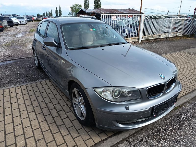 BMW Řada 1 (2010) 2.0i 105kw - fotka 6 z 46