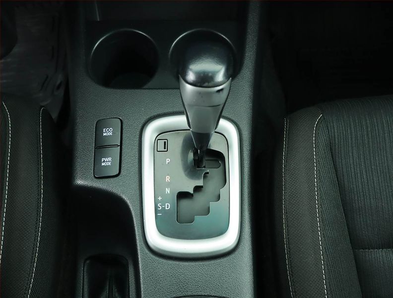 Toyota Hilux (2020) 2.4 D-4D - fotka 13 z 16