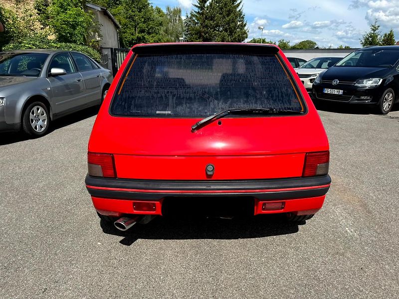 Peugeot 205 GTI 1.9 88 kW - fotka 5 z 16
