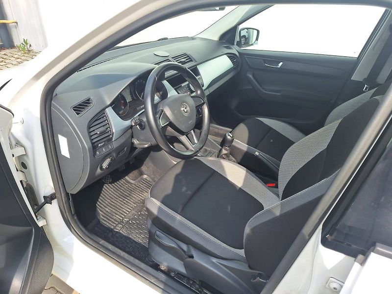 Škoda Fabia (2016) 1.2 TSI / 66kW / 5MP / Ambitio - fotka 22 z 30