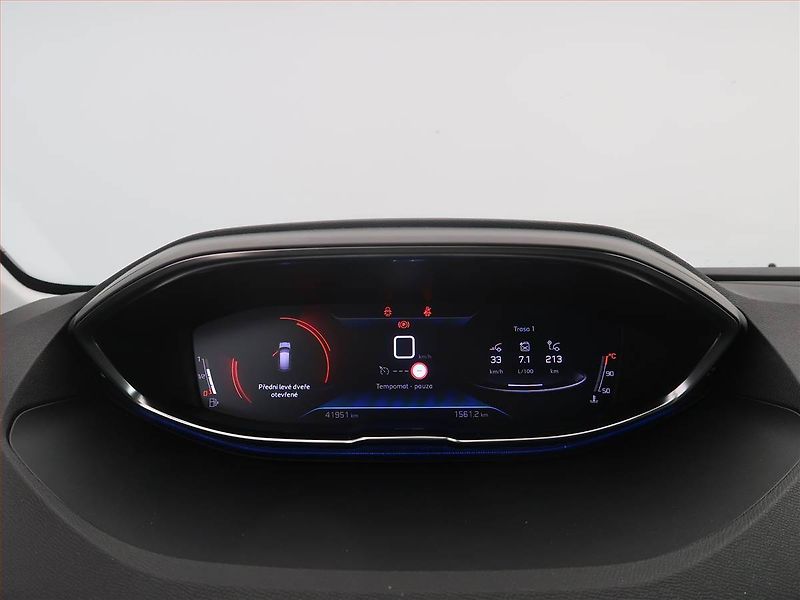 Peugeot 3008 (2021) 1.2 PureTech - fotka 11 z 16